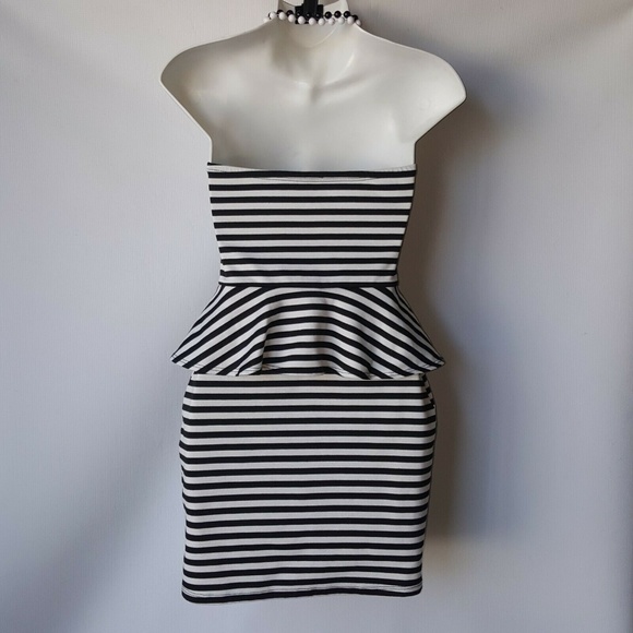 Halloween Black & White Striped Dress Mafia Size S - Picture 4 of 5